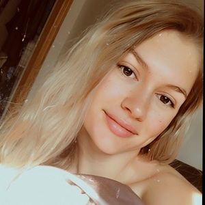 Meet your Posher, Adrianna